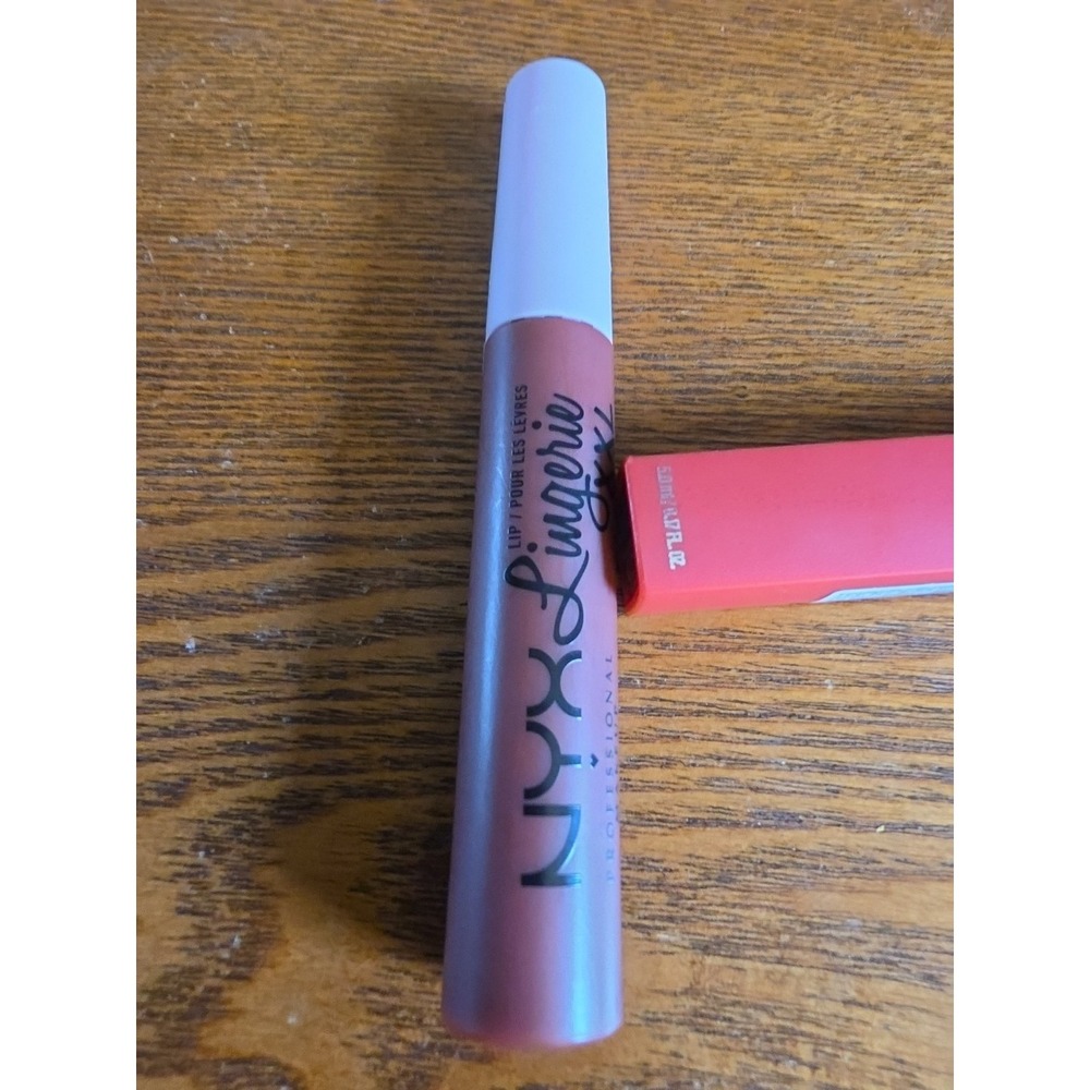 NYX Lip‎ Lingerie XXL Matte Liquid Lipstick Low Cut Warm Brown 10